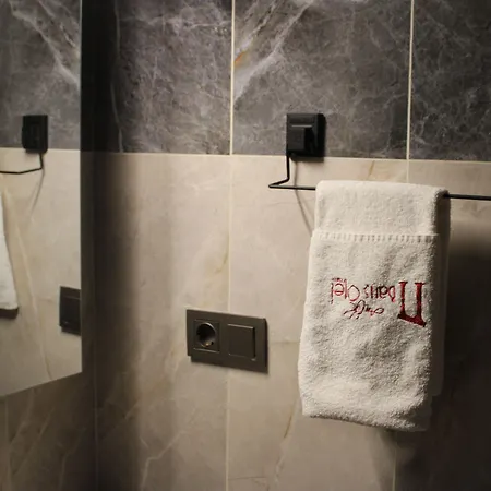 Antik Baris Hotel *